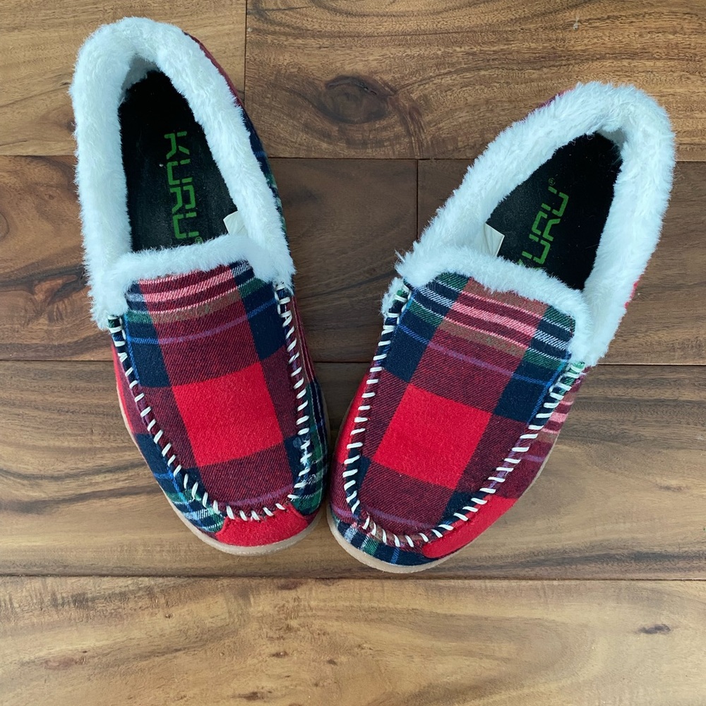 Red Plaid Kuru LOFT Slippers, size 8.5
